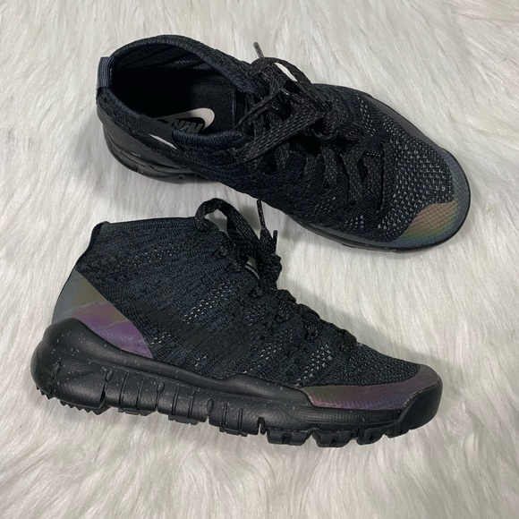 nike flyknit trainer chukka